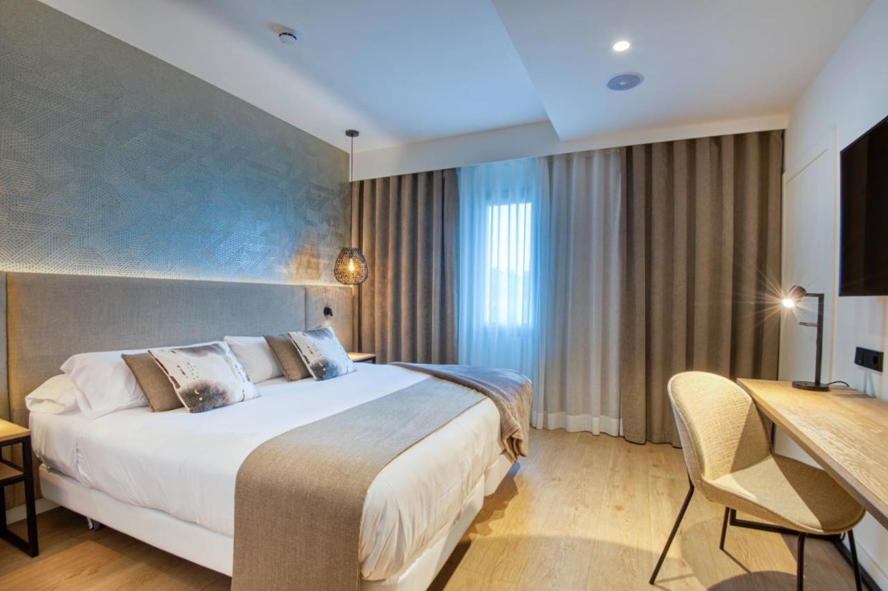 Hotel Costabella Χιρόνα Εξωτερικό φωτογραφία